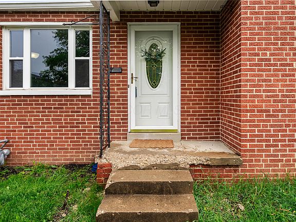 5th image of 390 Topsfield Rd