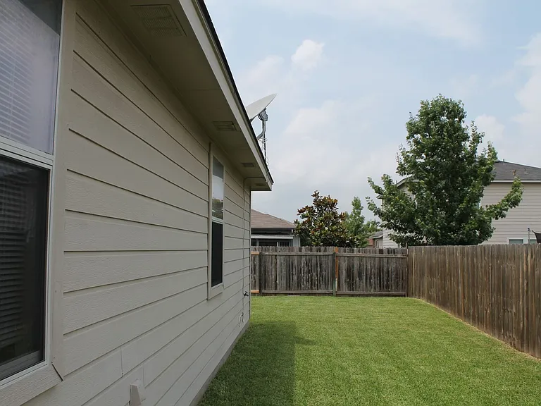 341 Placid Mdw — Photo 27
