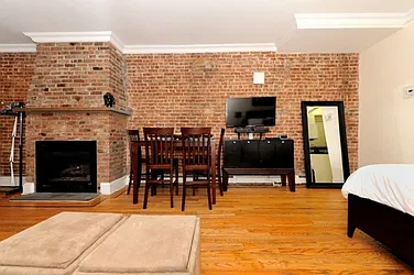 Rented by Eisenberg Exclusives
