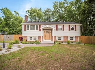 25 Willowdale Rd, Tyngsboro, MA 01879
