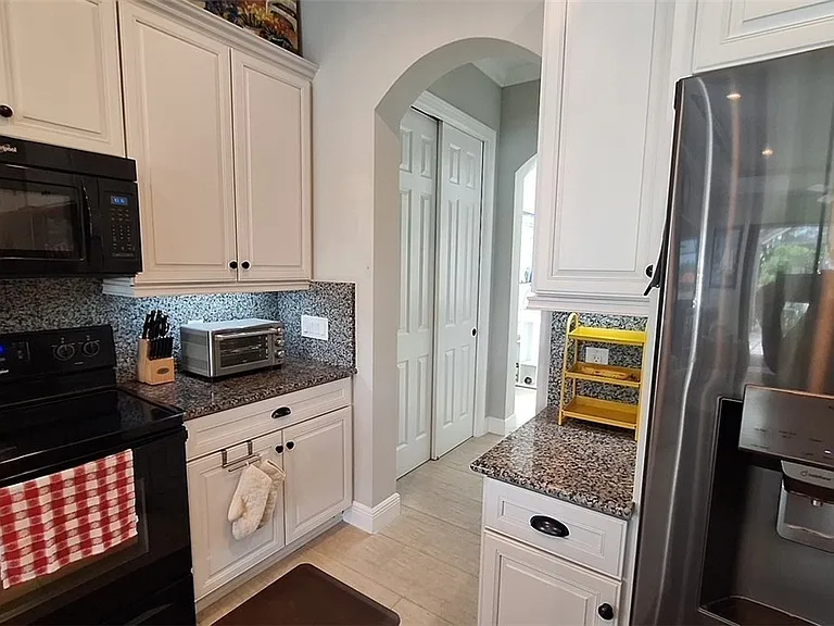 12482 Kentwood Ave — Photo 13