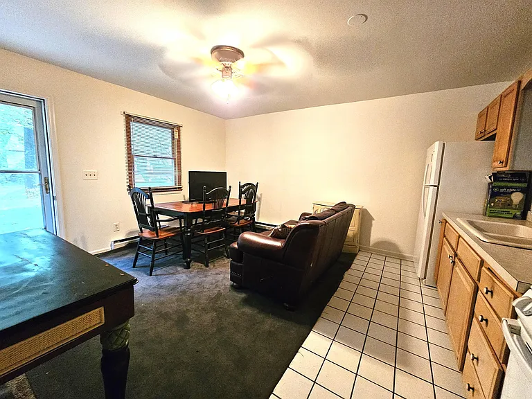 7535B Carmen Ct — Photo 3