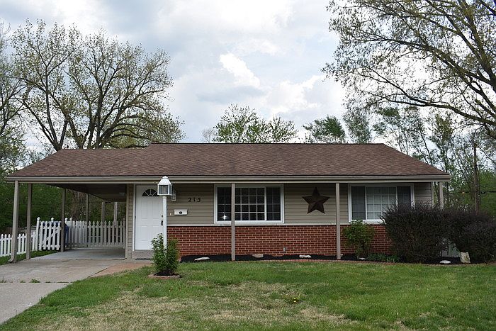 1st image of 215 Moule Dr
