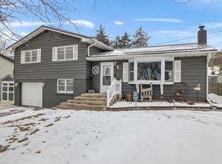 36 Skunk Hollow Rd, La Crescent, MN 55947