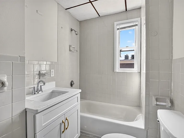 18 Otis St #3 — Photo 11