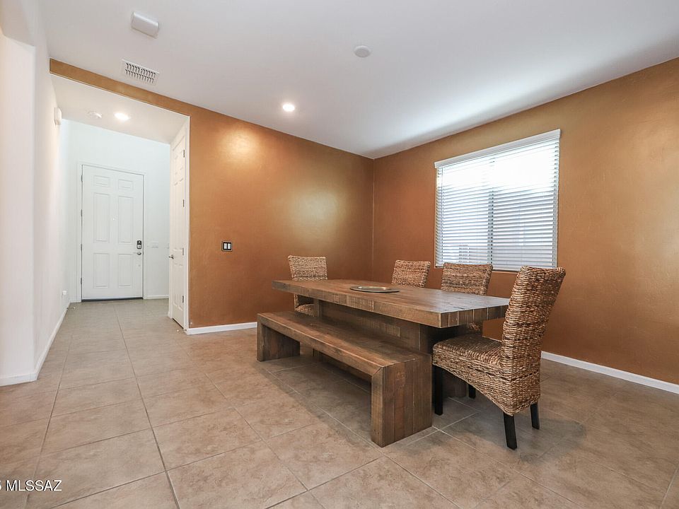 1st image of 937 W Calle Tronco Seco