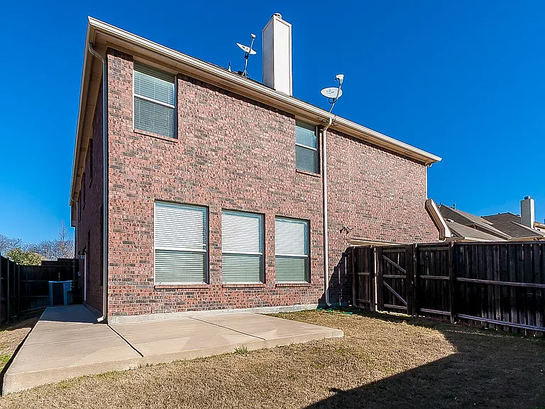 11945 Henderson Dr — Photo 18