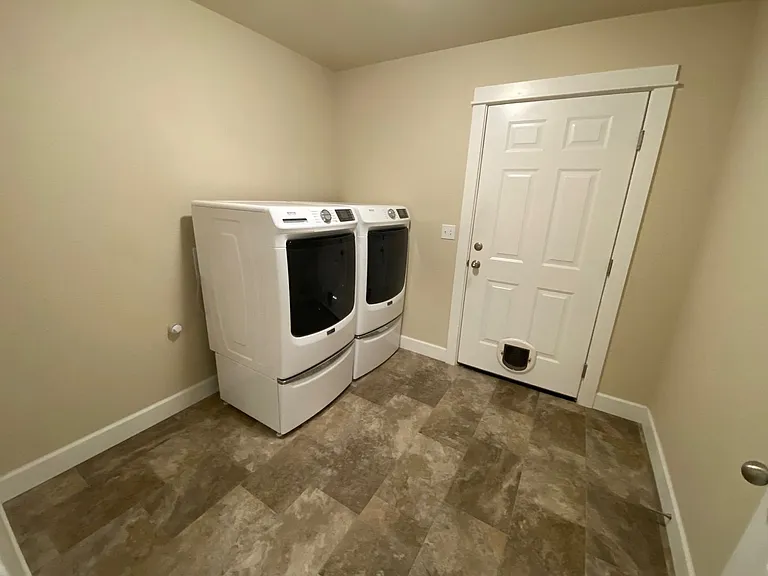 1680 NE Alameda Ave — Photo 14