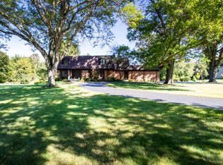 7644 Kinnikinnick Dr, Roscoe, IL 61073