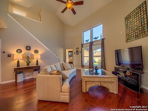 2nd image of 610 Fairglen Ct