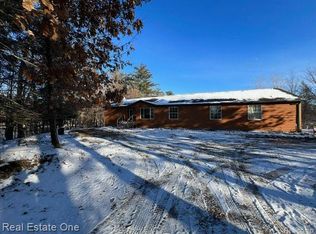 5242 Hillsboro Rd, Davisburg, MI