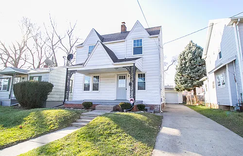Beautifully Remodeled 3BR Home! Updated Kitchen and Bath, Hardwoods, Basement, Large Fenced Yard ... — Photo 1