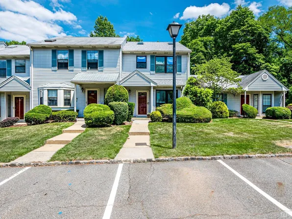 1005 Maplecrest Rd, Edison, NJ 08820