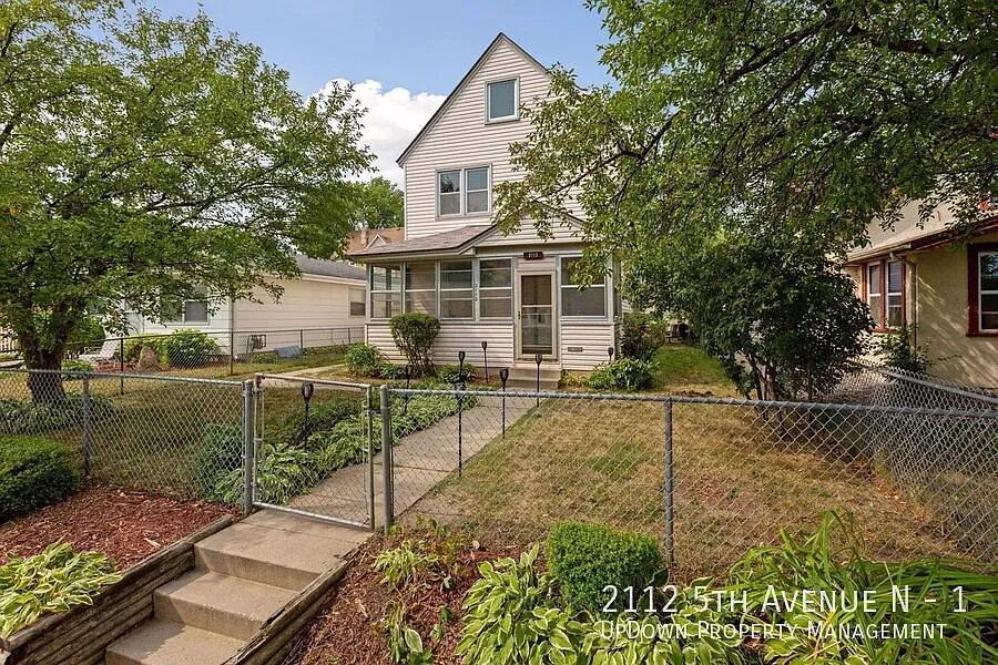 "Charming 3-Bedroom Retreat with 1200 Sq Ft of Comfort in Harrison Neighborhood in Minneapolis!" — Photo 1