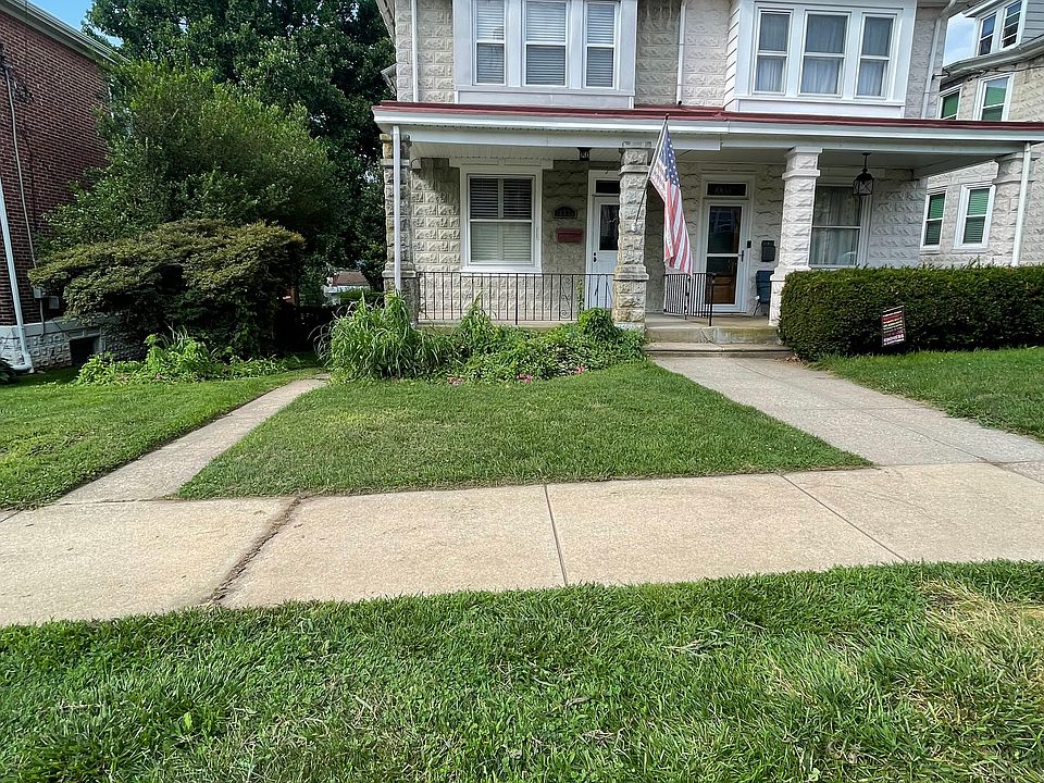 1st image of 335 E 10th Ave