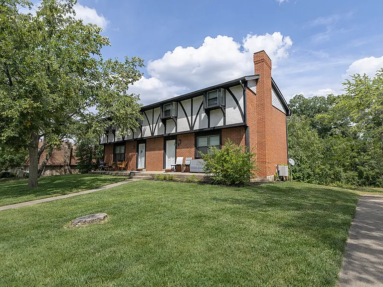 3310 Belle Meade Dr — Photo 2