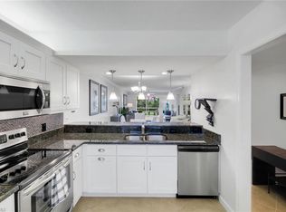 2462 Hidden Lake DR #201, NAPLES, FL 34112