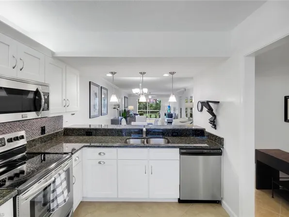 2462 Hidden Lake DR #201, NAPLES, FL 34112