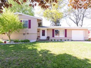 1916 Spring Brook Ave, Rockford, IL 61107