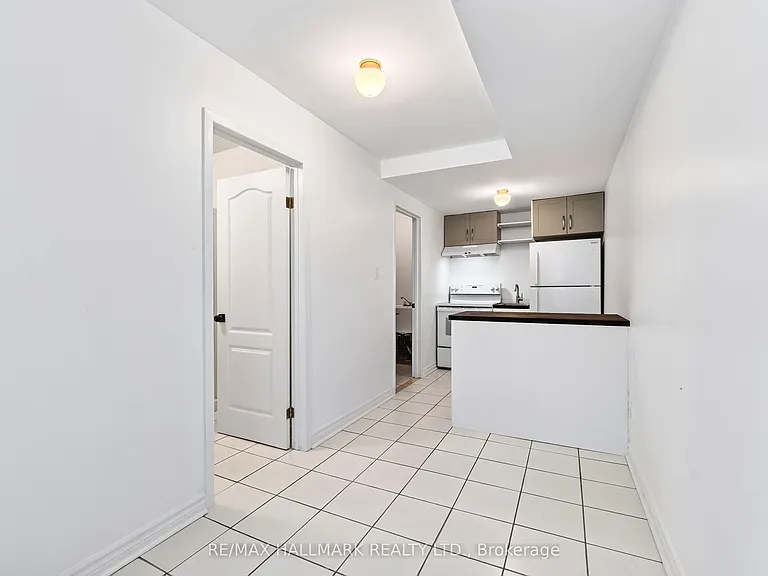 402 Kingston Rd — Photo 8