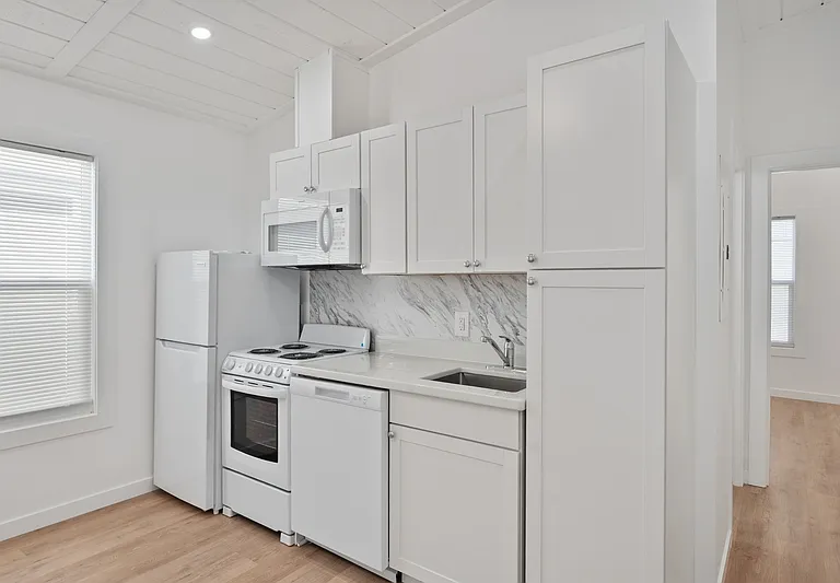 720 Pritchett Ln #22 — Photo 2