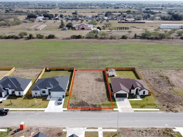 1024 Broken Arrow Dr, Alamo, TX 78516