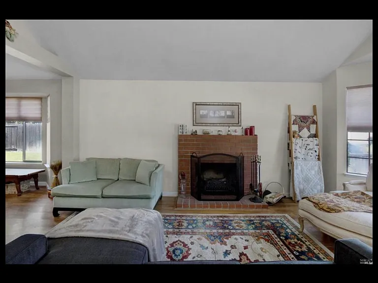 Valley Oak Ln — Photo 14