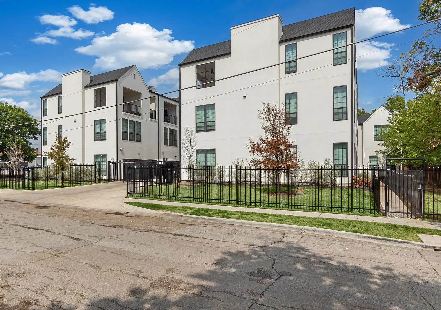 4808 San Jacinto Street — Photo 2