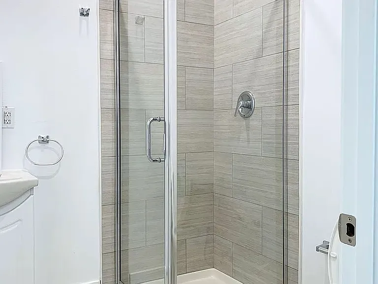 1235 W 37th Pl — Photo 12