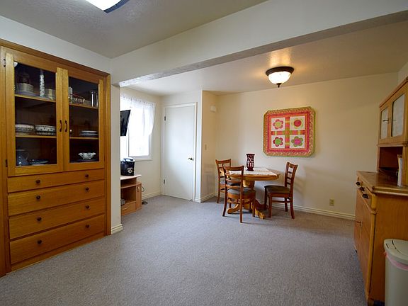 4th image of 1460 Ponderosa Dr