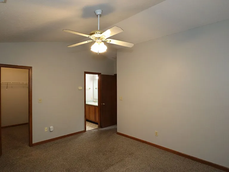 12838 Sovereign Ln — Photo 8