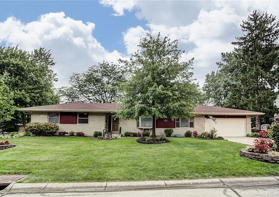 1st image of 215 Zengel Dr