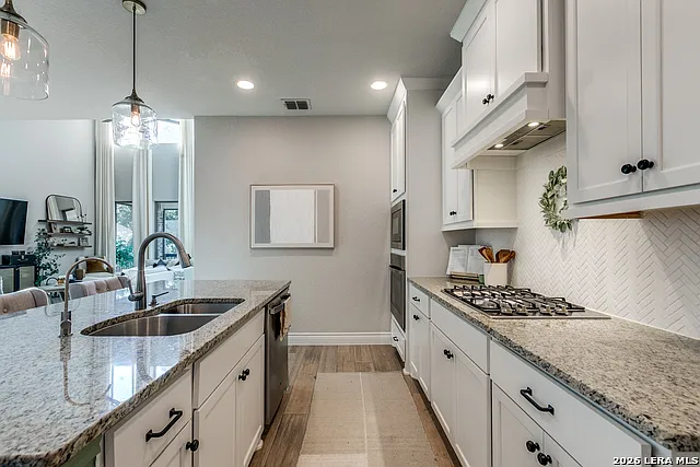1022 Cadogan Squire — Photo 12