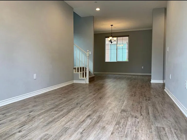 109 E McLean St — Photo 11