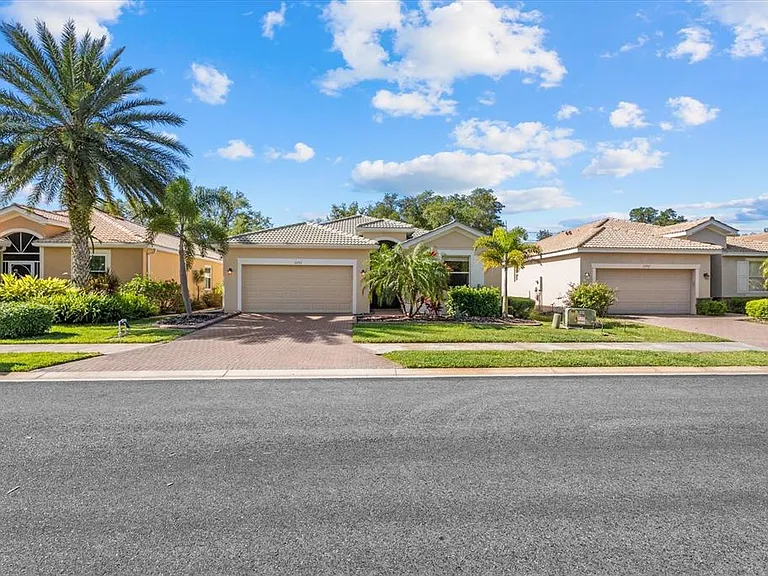 11711 Breadfruit Ln — Photo 2