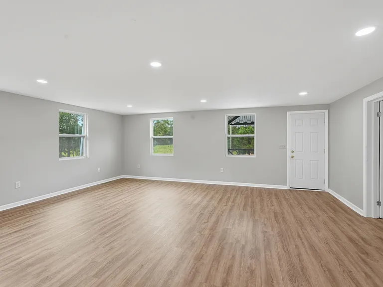 7134 Williams Rd — Photo 8