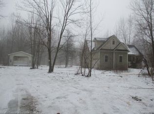 11294 Rose Rd, Emmett, MI 48022