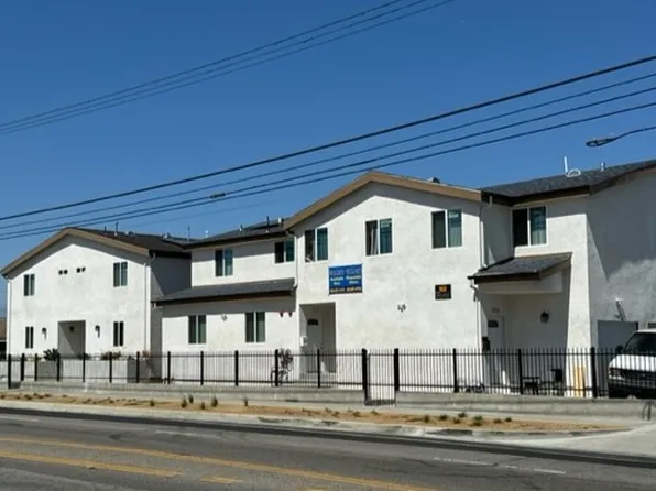 7712 S Hoover St, Los Angeles, CA 90044