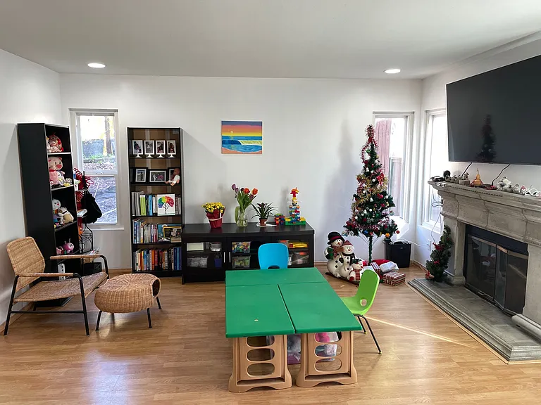 2 Adolphia St — Photo 11