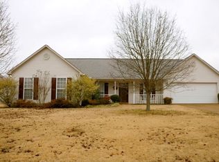 28 Suncrest Dr, Jackson, TN 38305