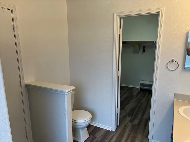 1907 Cold River Dr — Photo 23