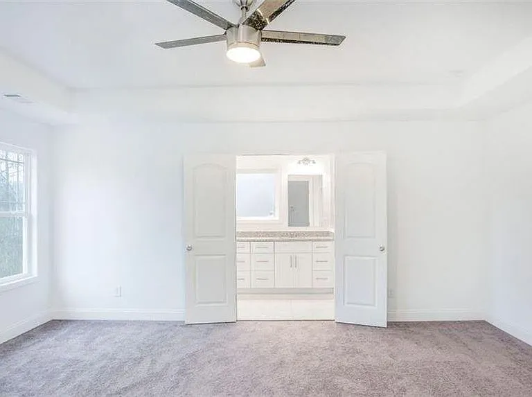 722 Rose Palm Ln — Photo 8