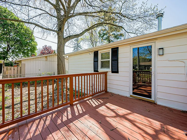 9650 Cooley Lake Rd — Photo 25