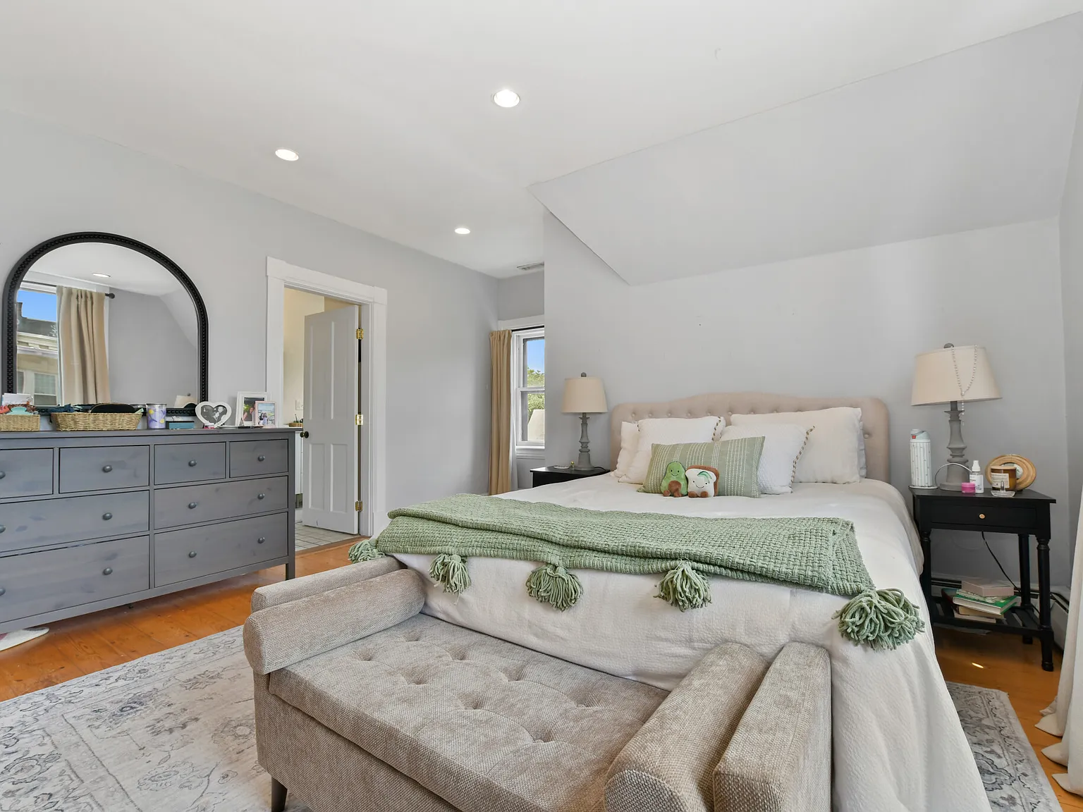 2 bed, 1192 sqft, $2,700 — Photo 4