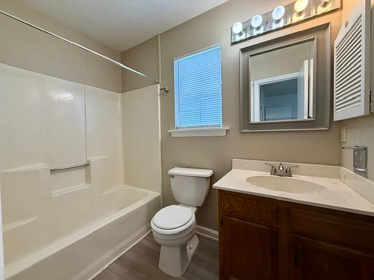 8231 Meadowdale Ln — Photo 11