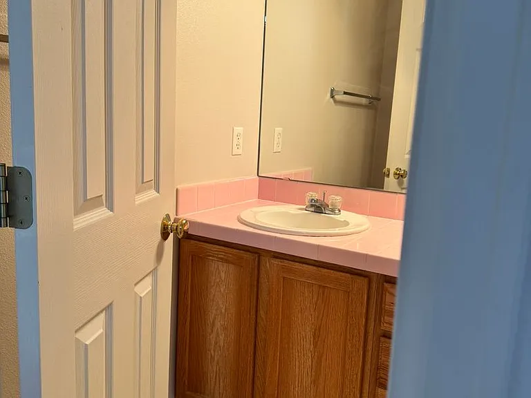 326 Appletree Ln — Photo 15