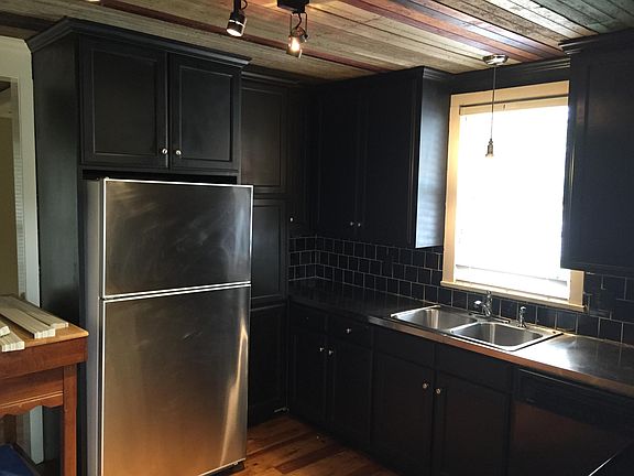 5th image of 333 W Jahn St