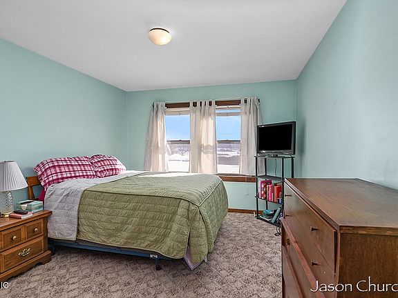 4th image of 1371 E Newell St