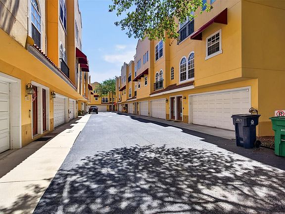 3rd image of 3322 Las Campos Pl