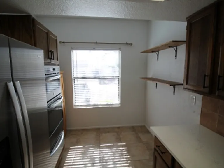 2486 N Ironwood Ridge Dr — Photo 6